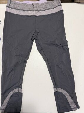 lululemon athletica Gray & Light Gray Capri Leggings